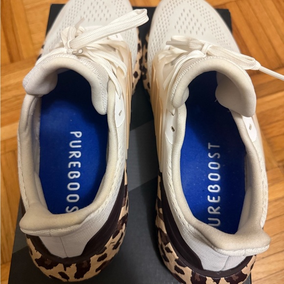 Adidas Women's Cream and Brown Athletic Shoes - Picture 5 of 9